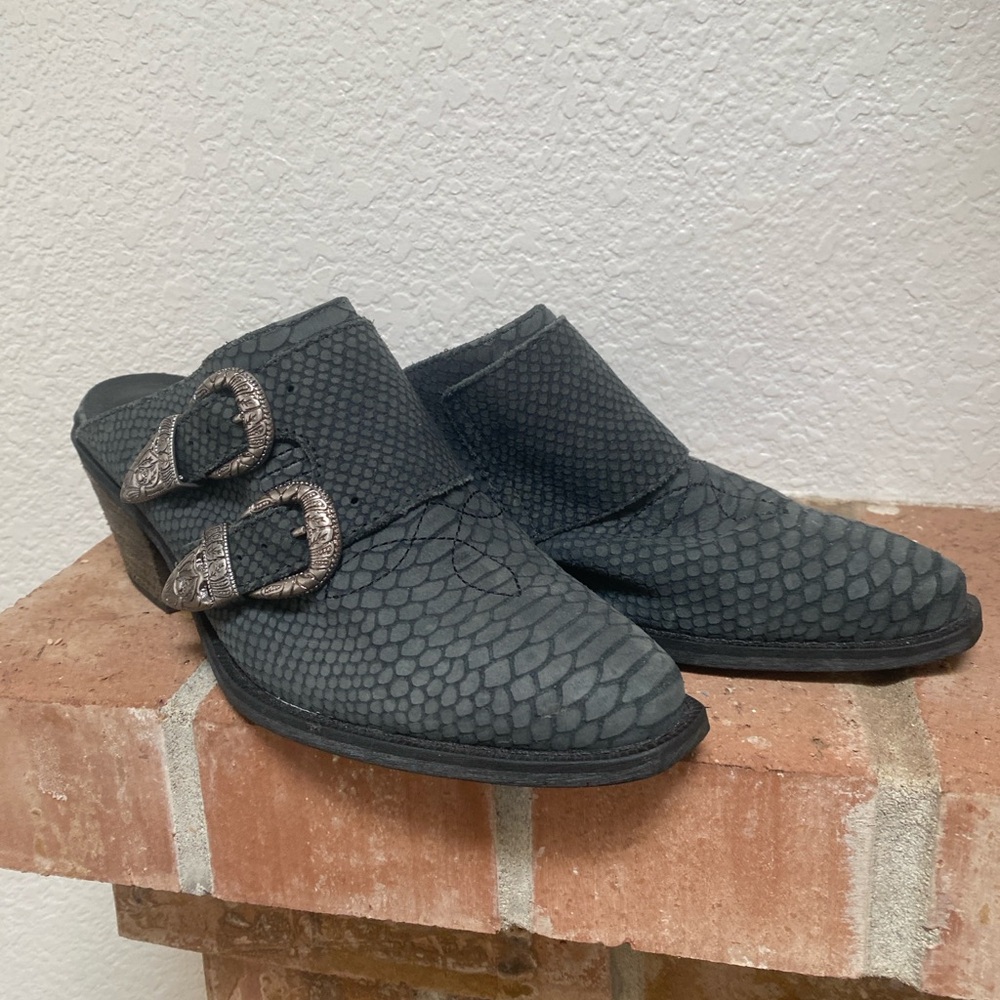 Matisse Black Snakeskin Embossed Pattern Mules with Buckle Details